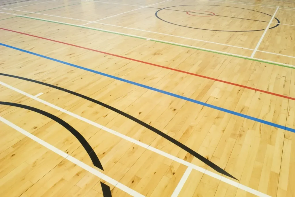 drewniane boisko sportowe